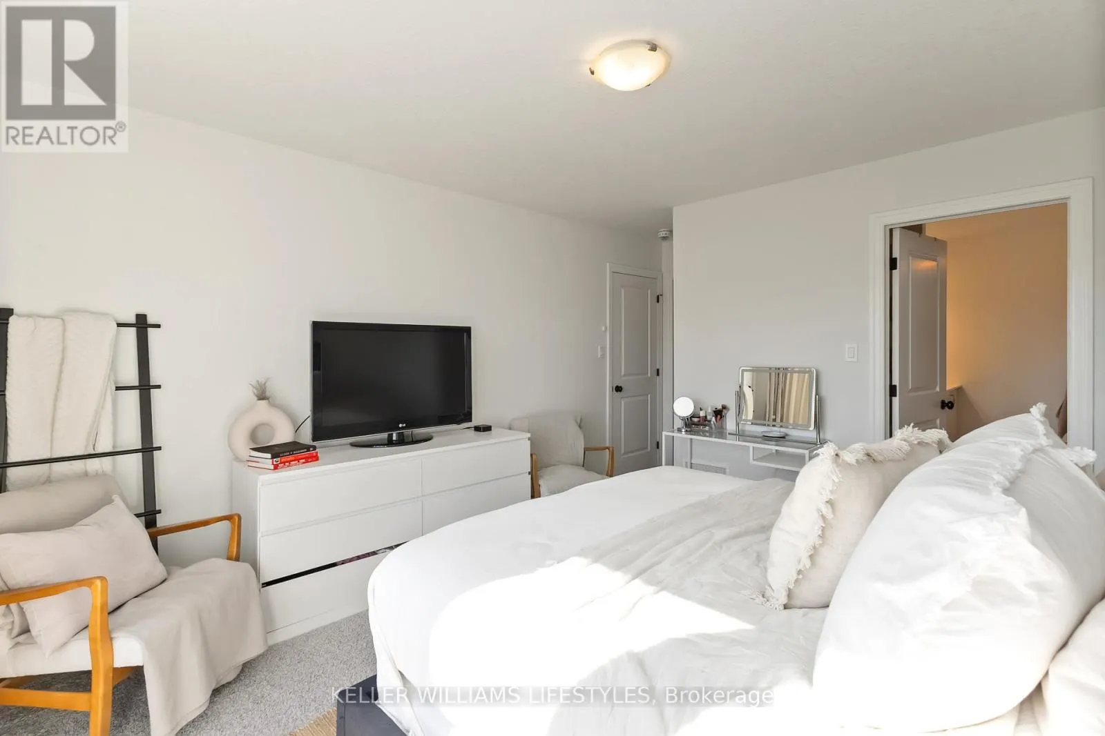 20 - 555 SUNNINGDALE ROAD E, #20