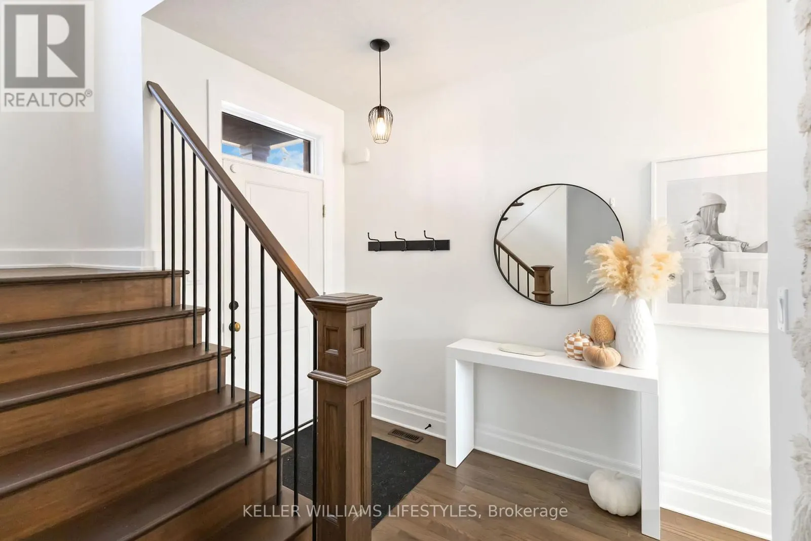 20 - 555 SUNNINGDALE ROAD E, #20