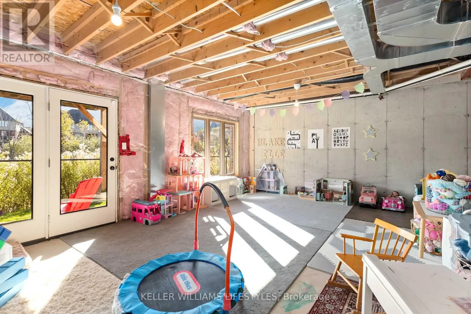 20 - 555 SUNNINGDALE ROAD E, #20