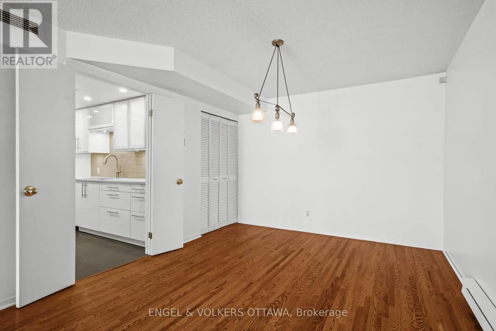 103 - 295 GILMOUR STREET