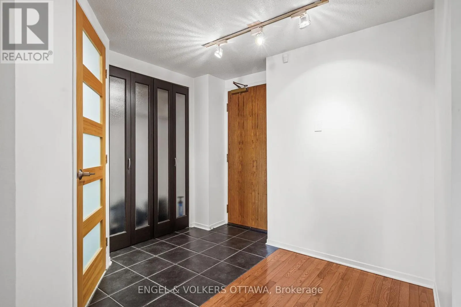 103 - 295 GILMOUR STREET