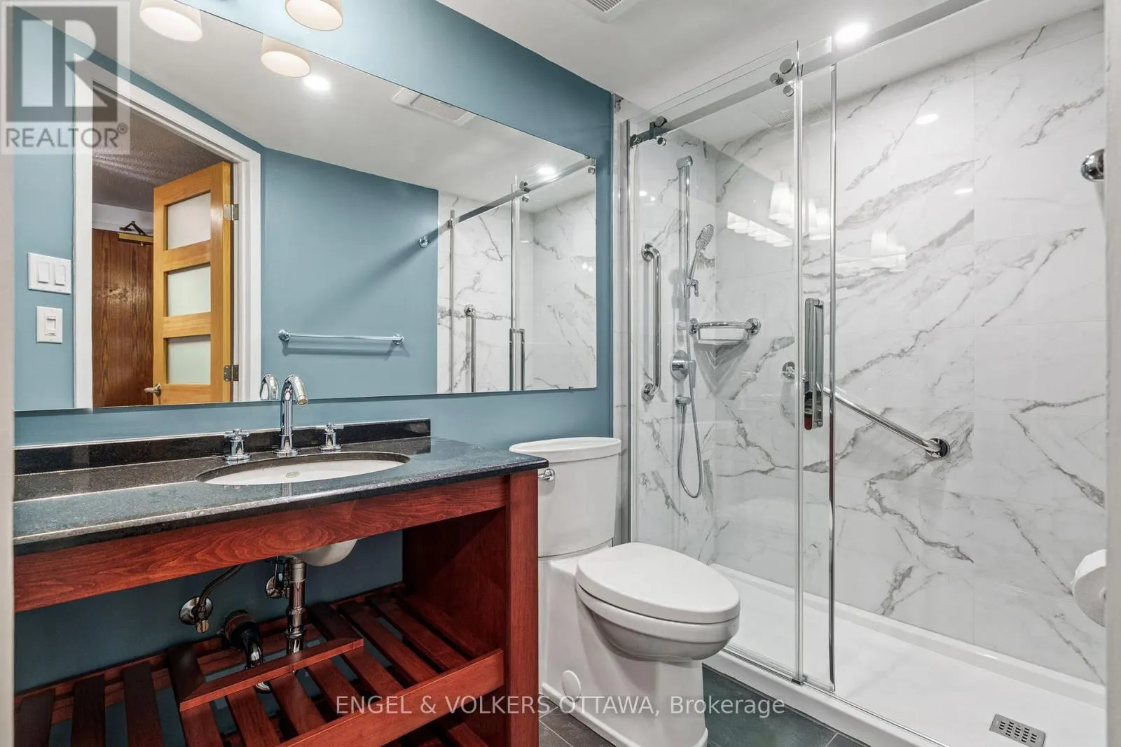 103 - 295 GILMOUR STREET