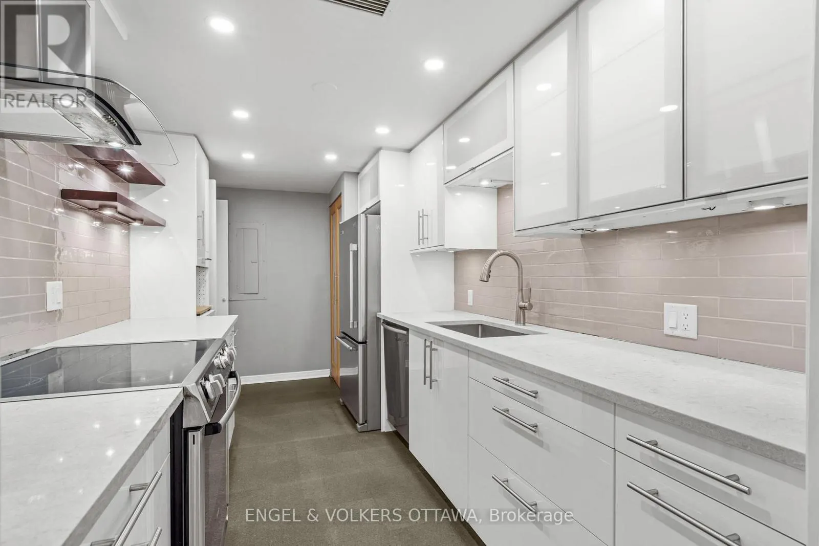 103 - 295 GILMOUR STREET