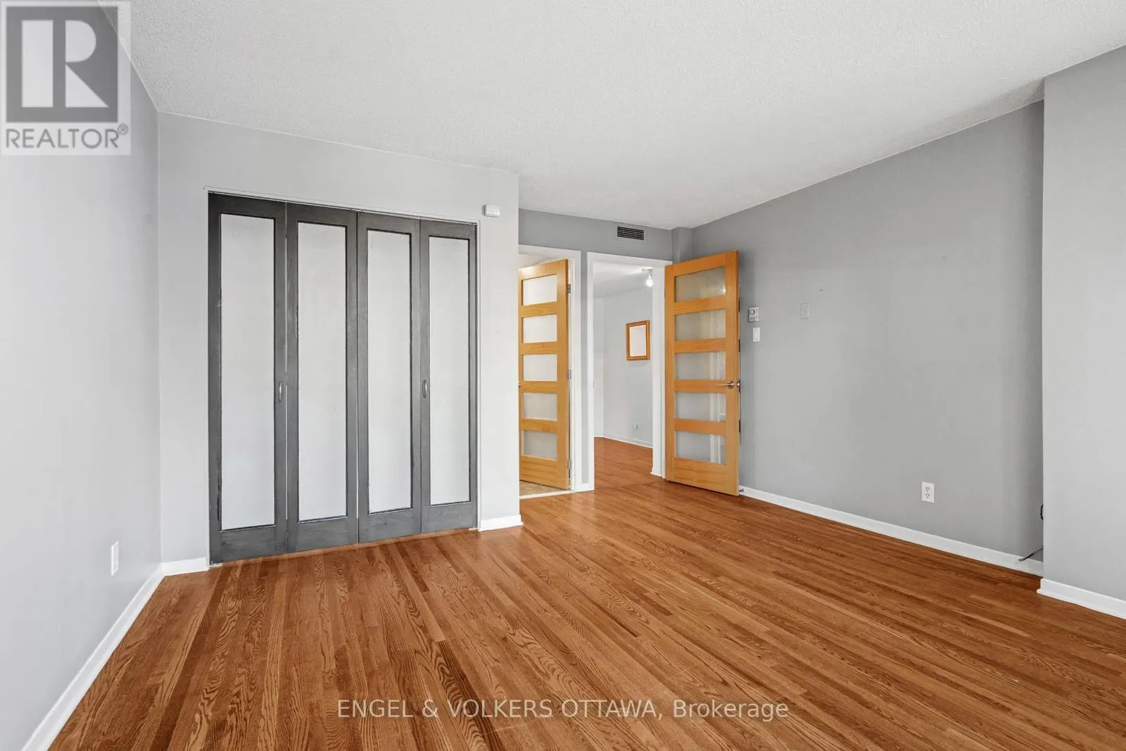 103 - 295 GILMOUR STREET