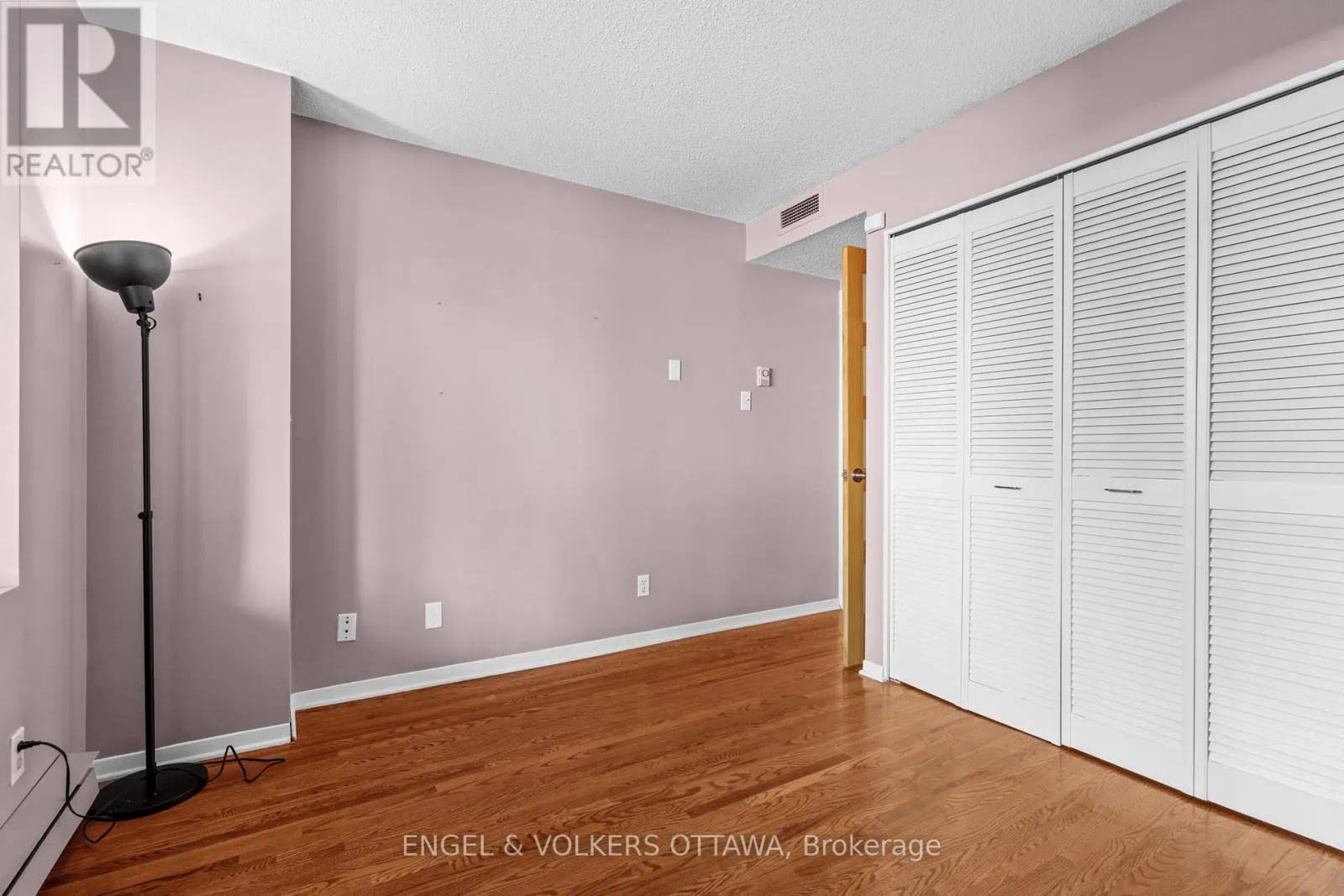 103 - 295 GILMOUR STREET