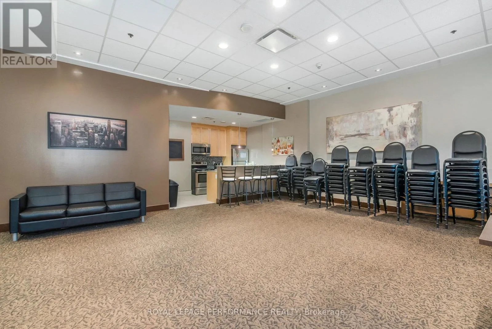 1204 - 90 LANDRY STREET