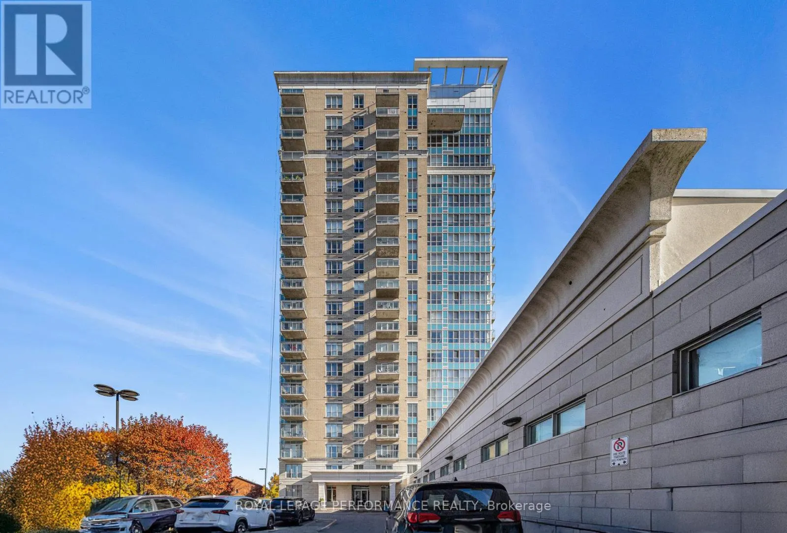 1204 - 90 LANDRY STREET