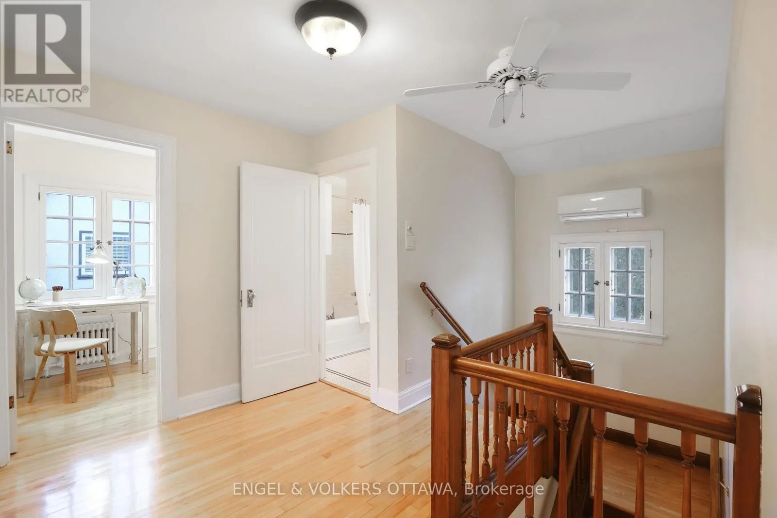 513 ISLAND PARK DRIVE S