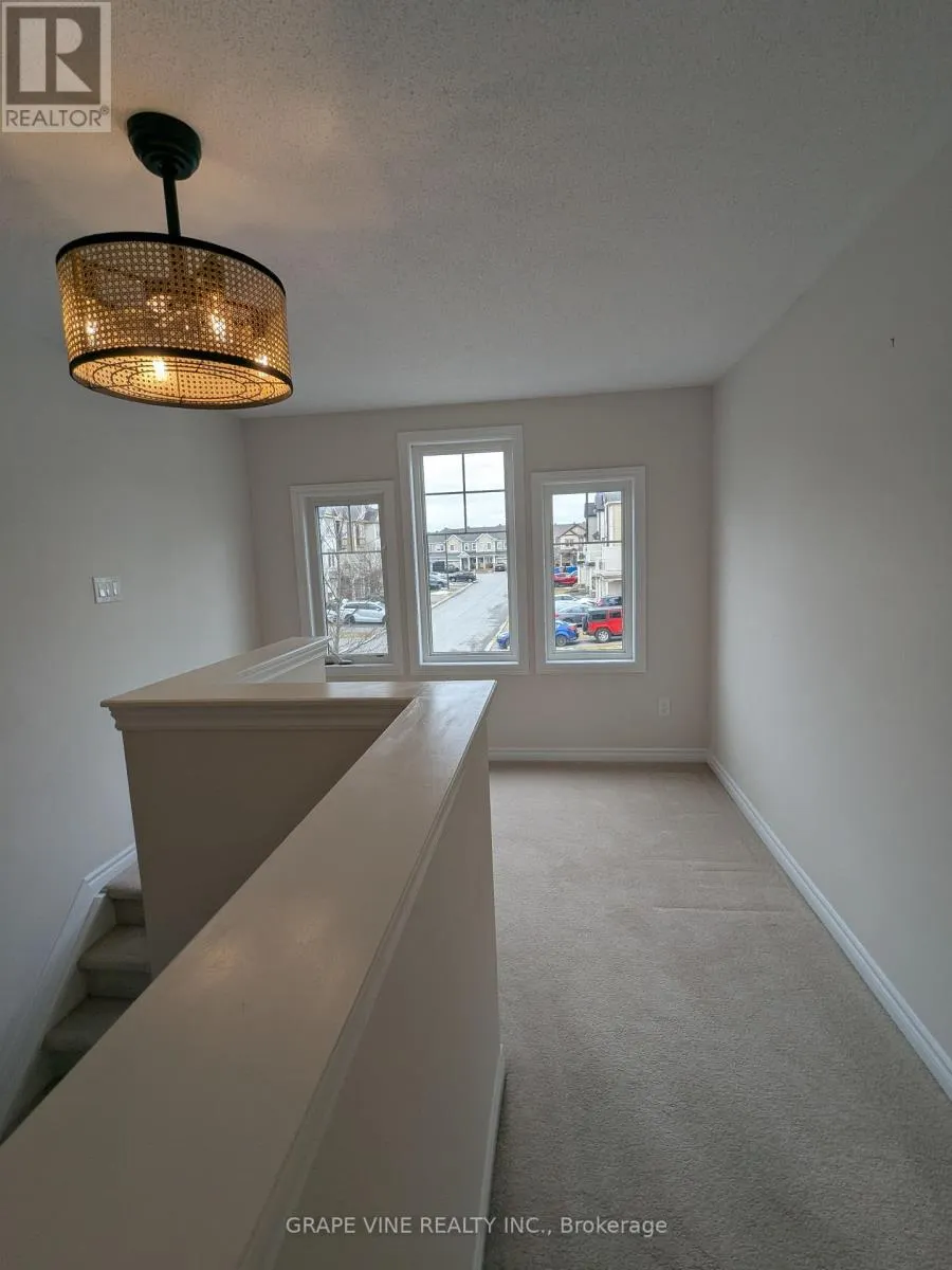 582 MEADOWCREEK CIRCLE