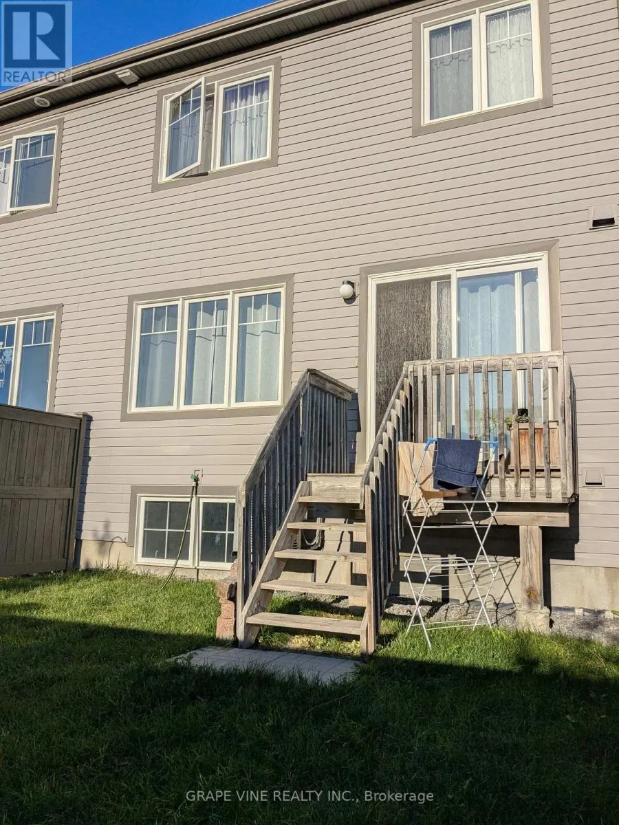 582 MEADOWCREEK CIRCLE