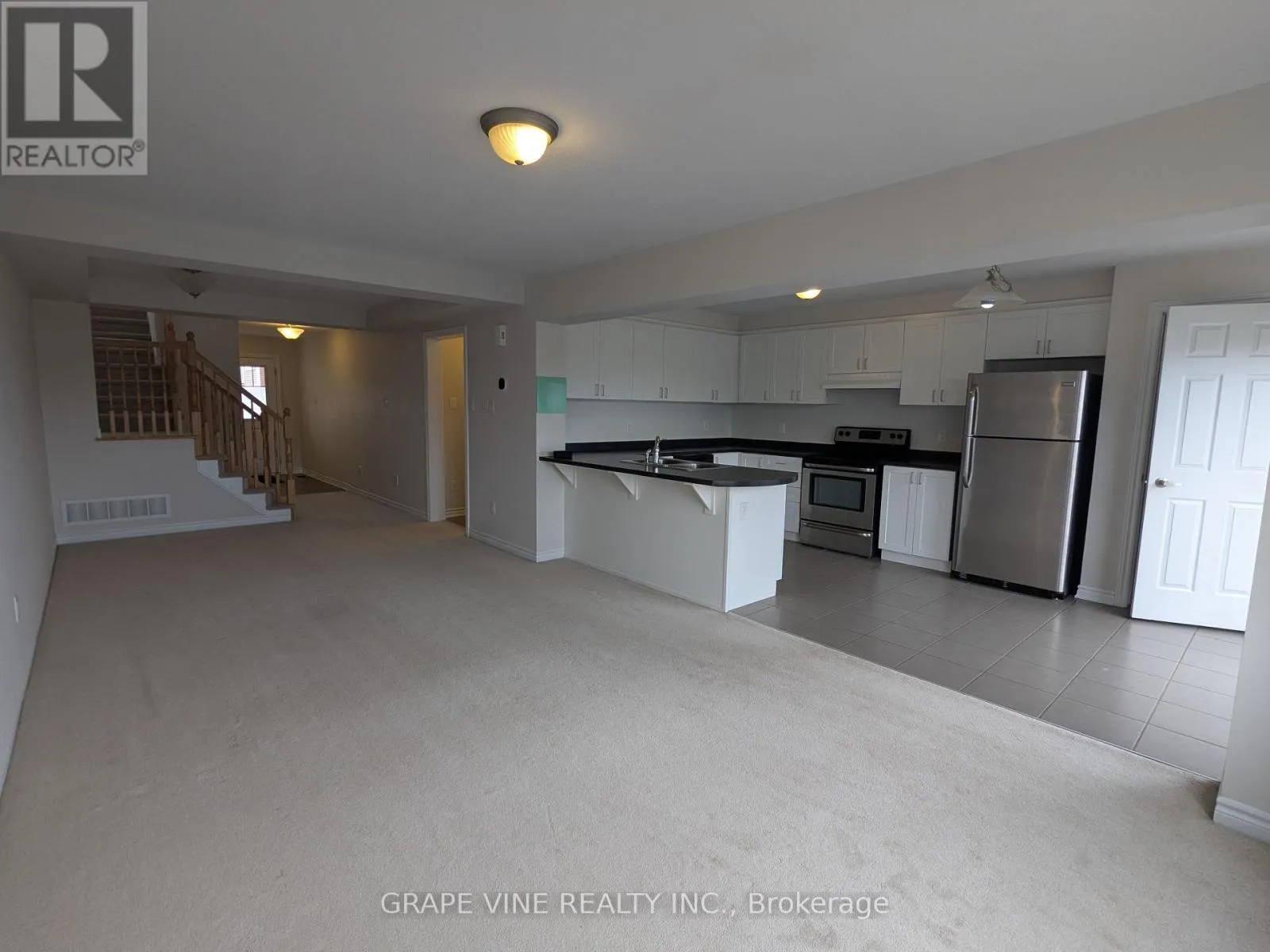 582 MEADOWCREEK CIRCLE