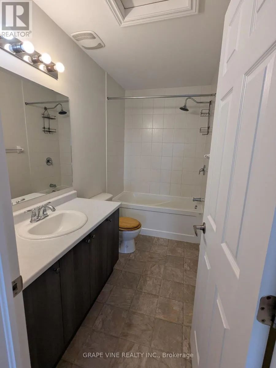 582 MEADOWCREEK CIRCLE