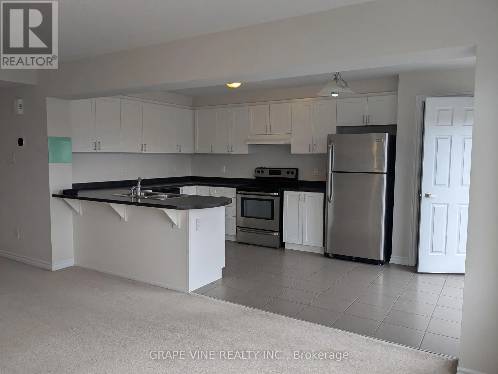 582 MEADOWCREEK CIRCLE