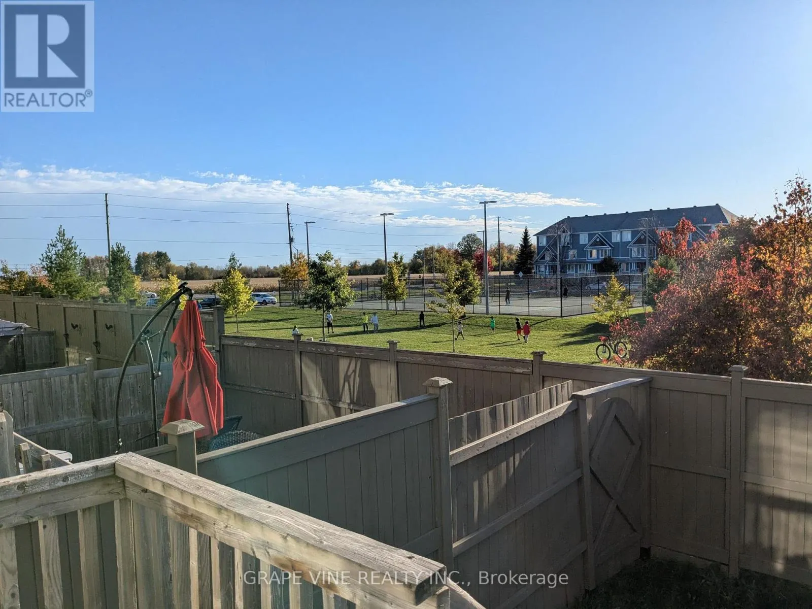 582 MEADOWCREEK CIRCLE