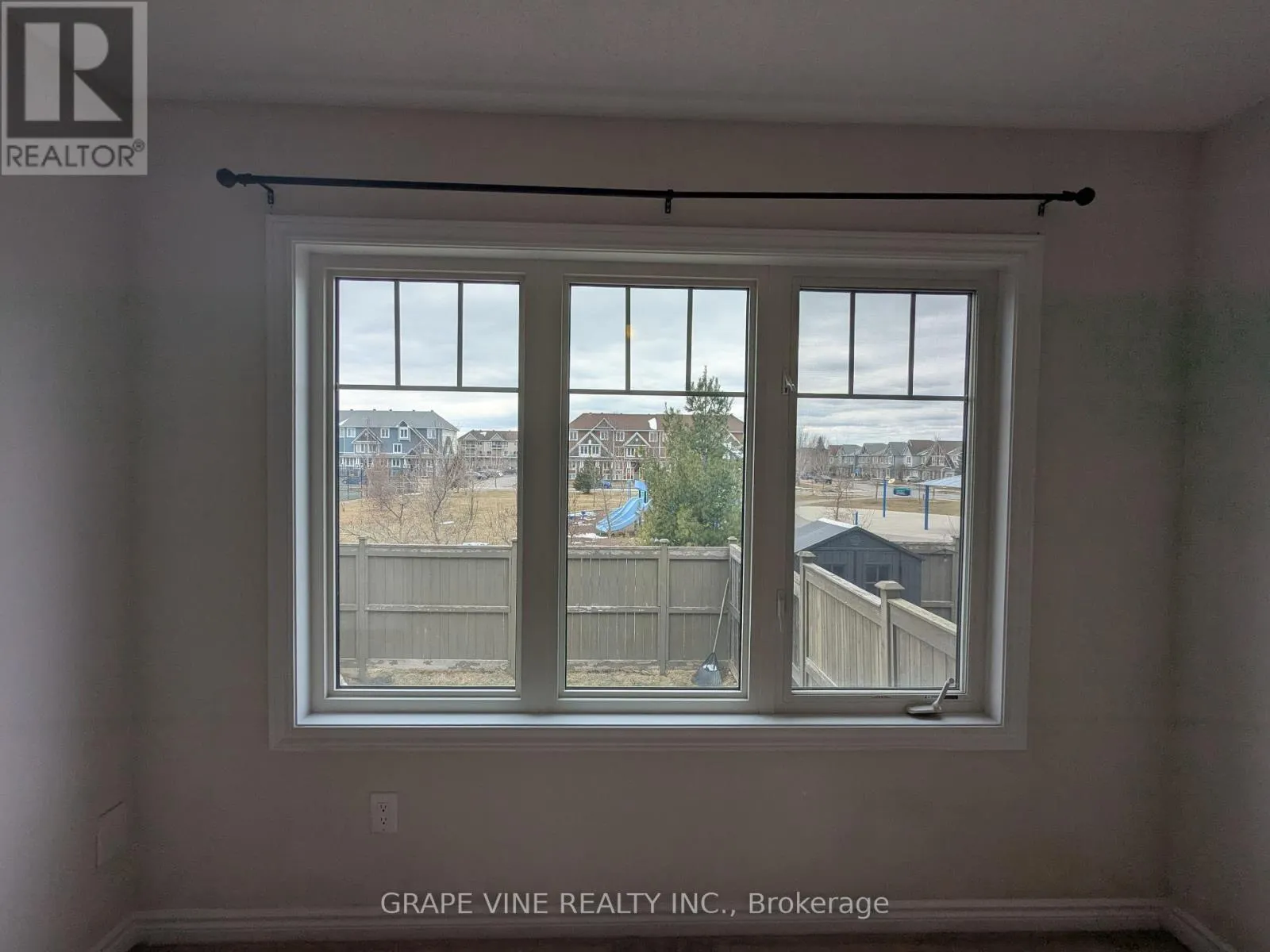 582 MEADOWCREEK CIRCLE