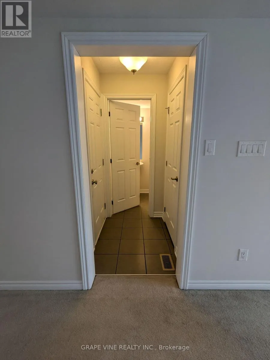 582 MEADOWCREEK CIRCLE