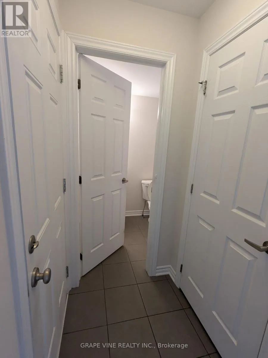 582 MEADOWCREEK CIRCLE