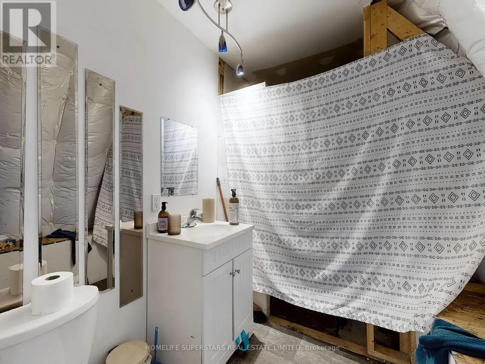 535 NIAGARA BOULEVARD