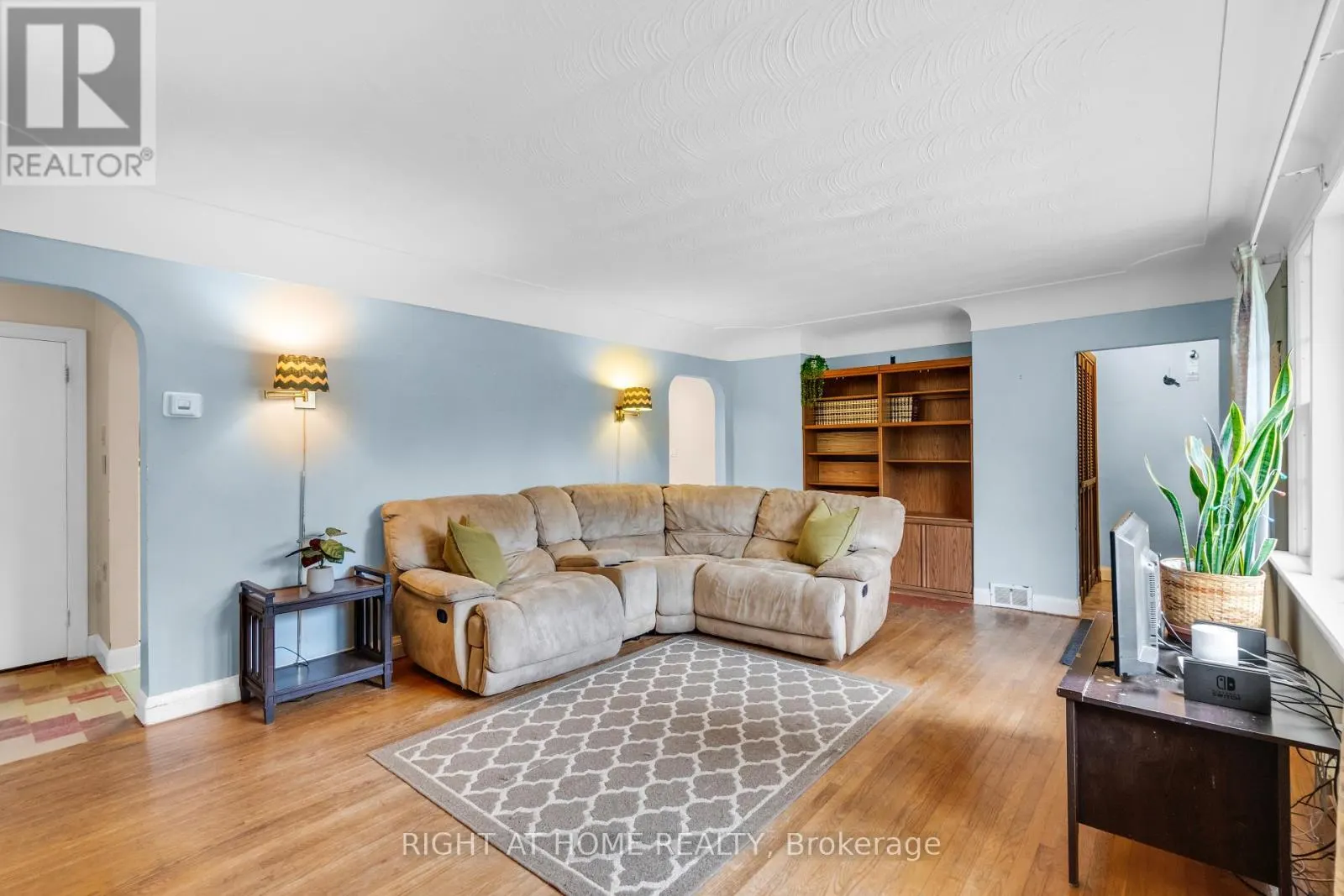 265 FIDDLERS GREEN ROAD