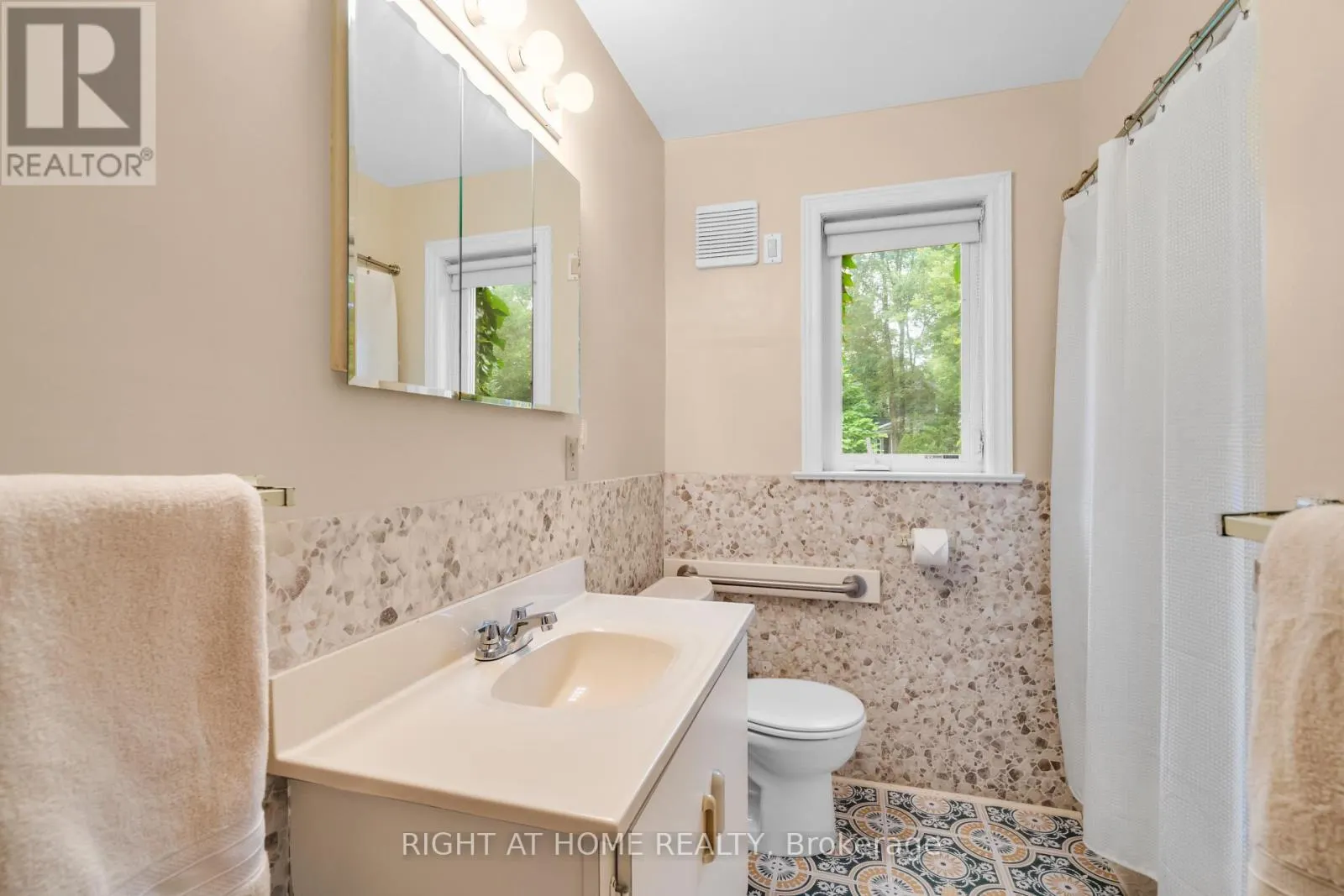 265 FIDDLERS GREEN ROAD