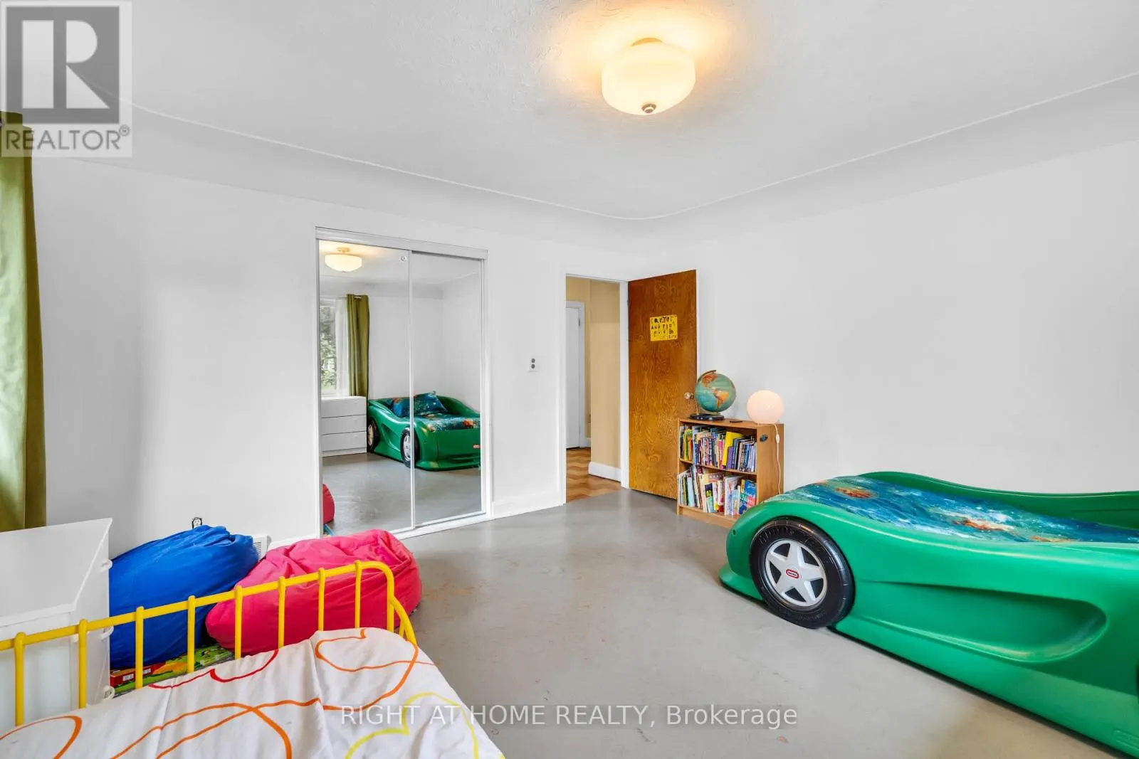 265 FIDDLERS GREEN ROAD