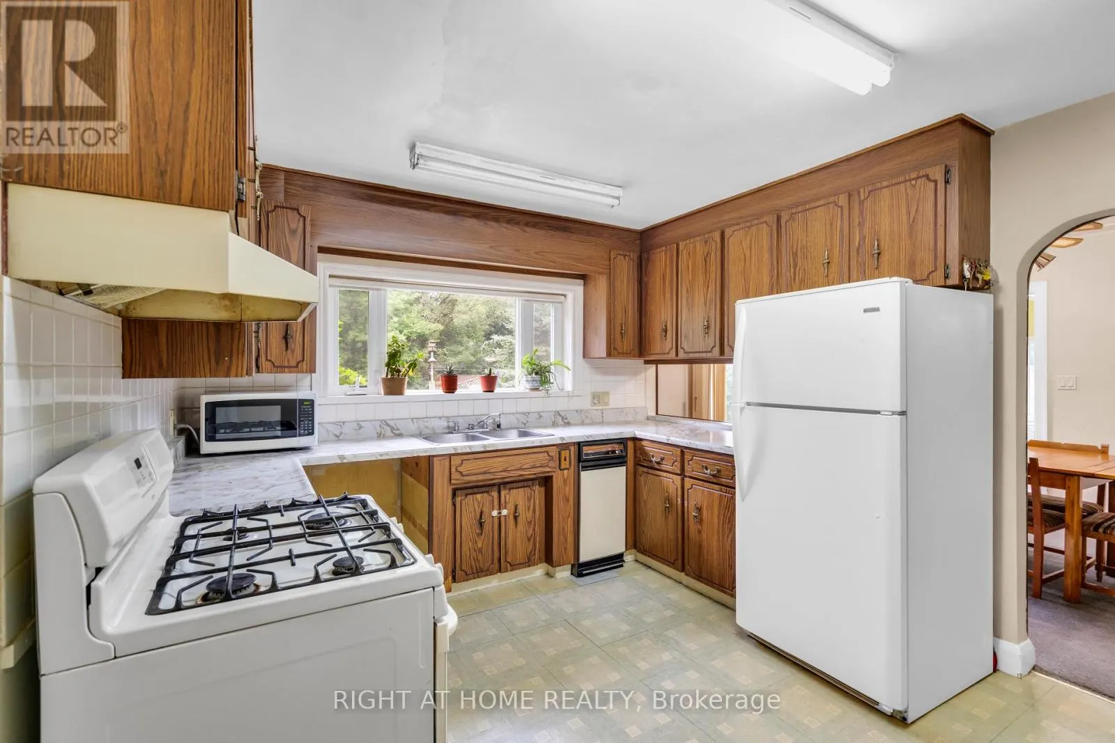 265 FIDDLERS GREEN ROAD