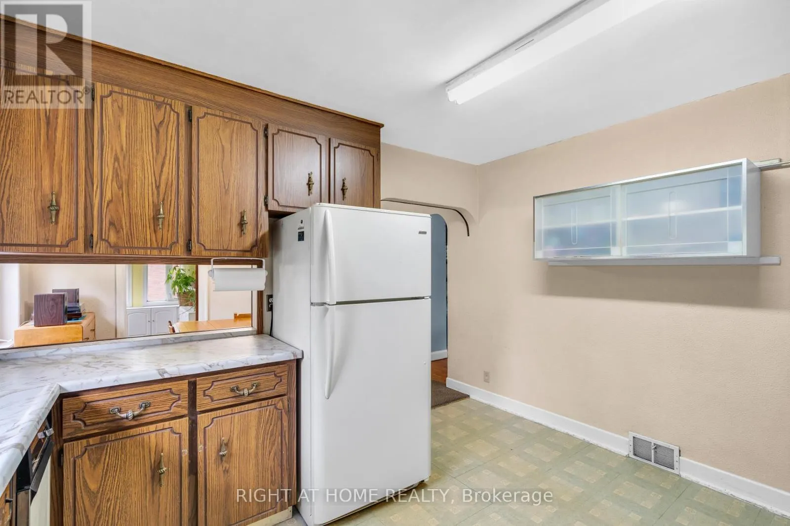 265 FIDDLERS GREEN ROAD