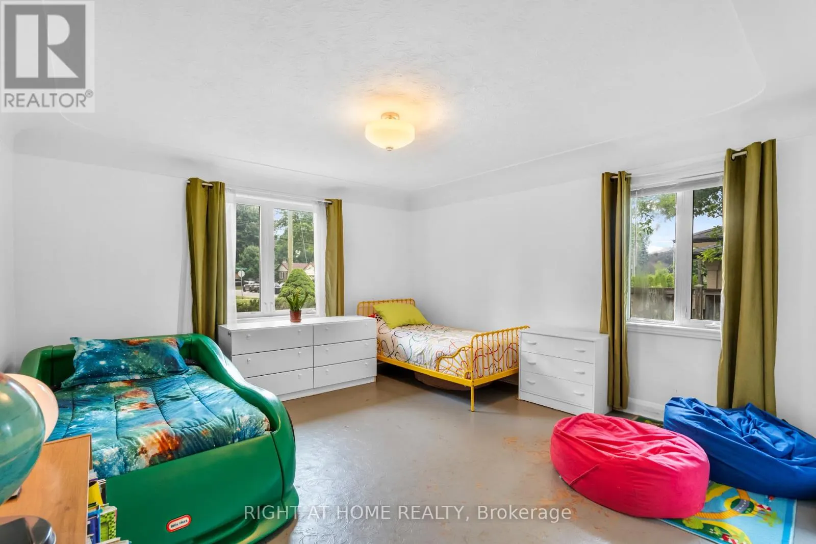 265 FIDDLERS GREEN ROAD