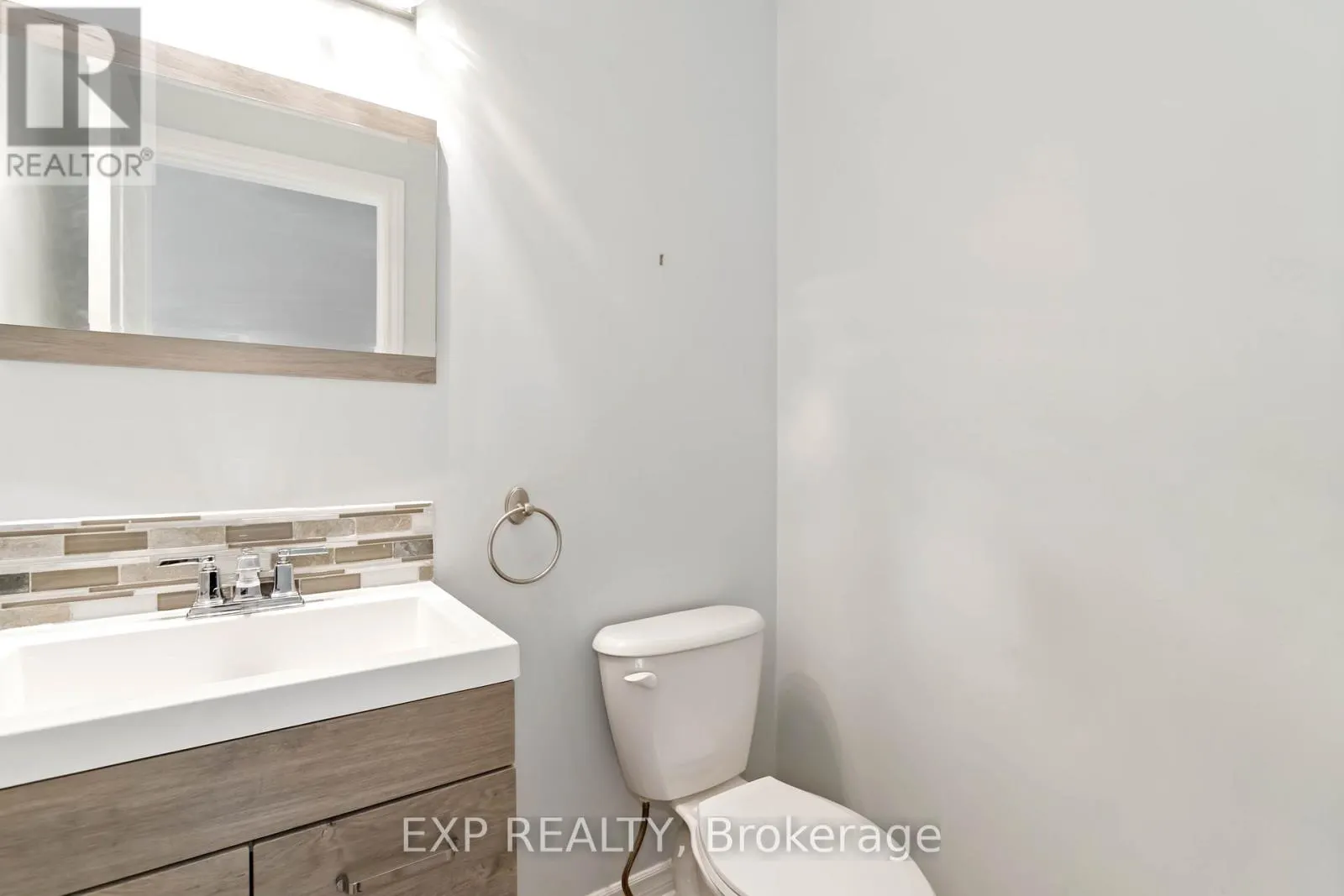 102 ASSELIN STREET S