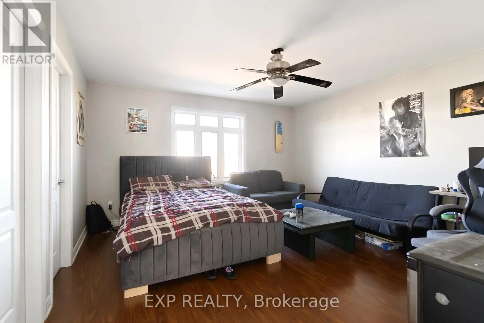 102 ASSELIN STREET S