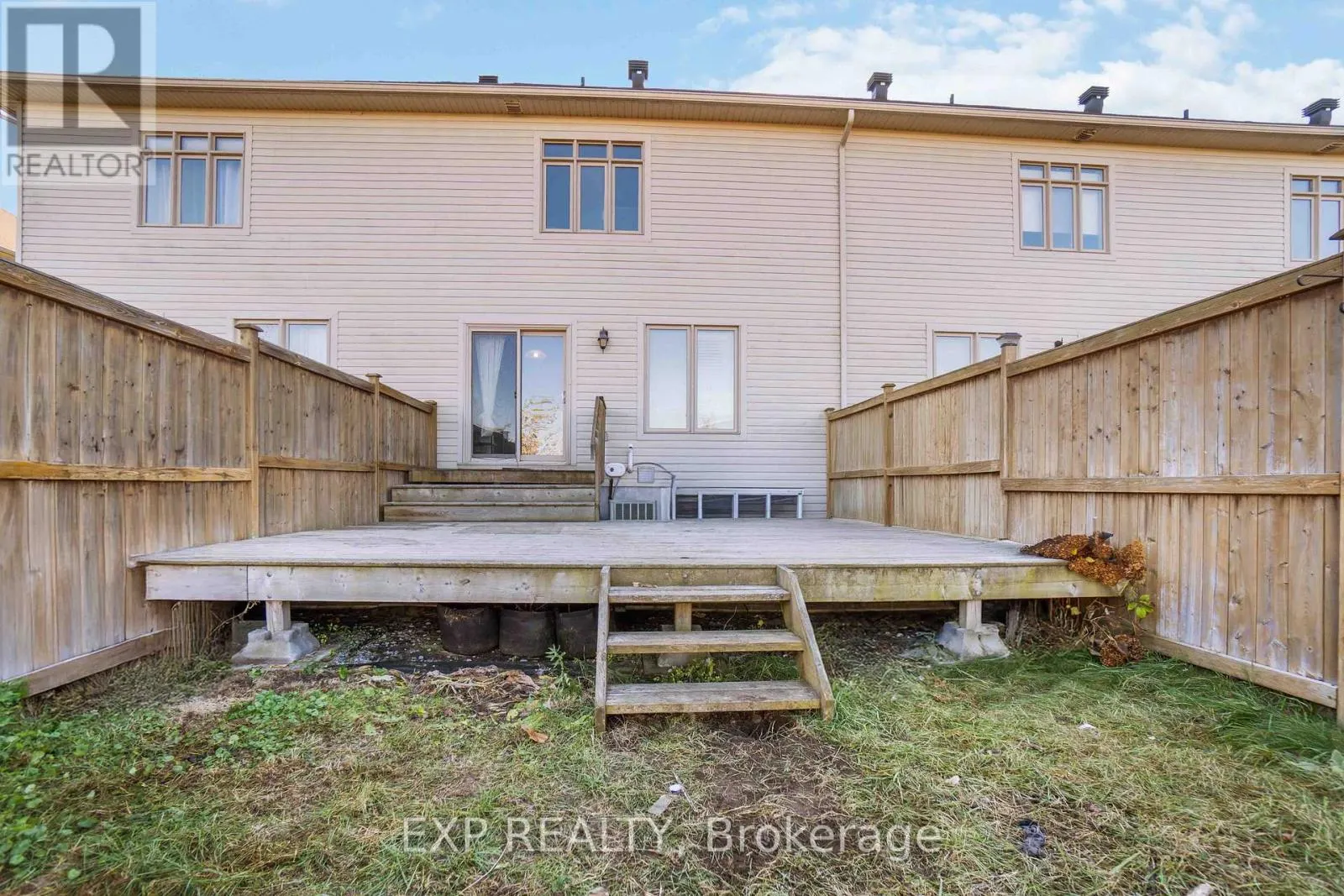 102 ASSELIN STREET S