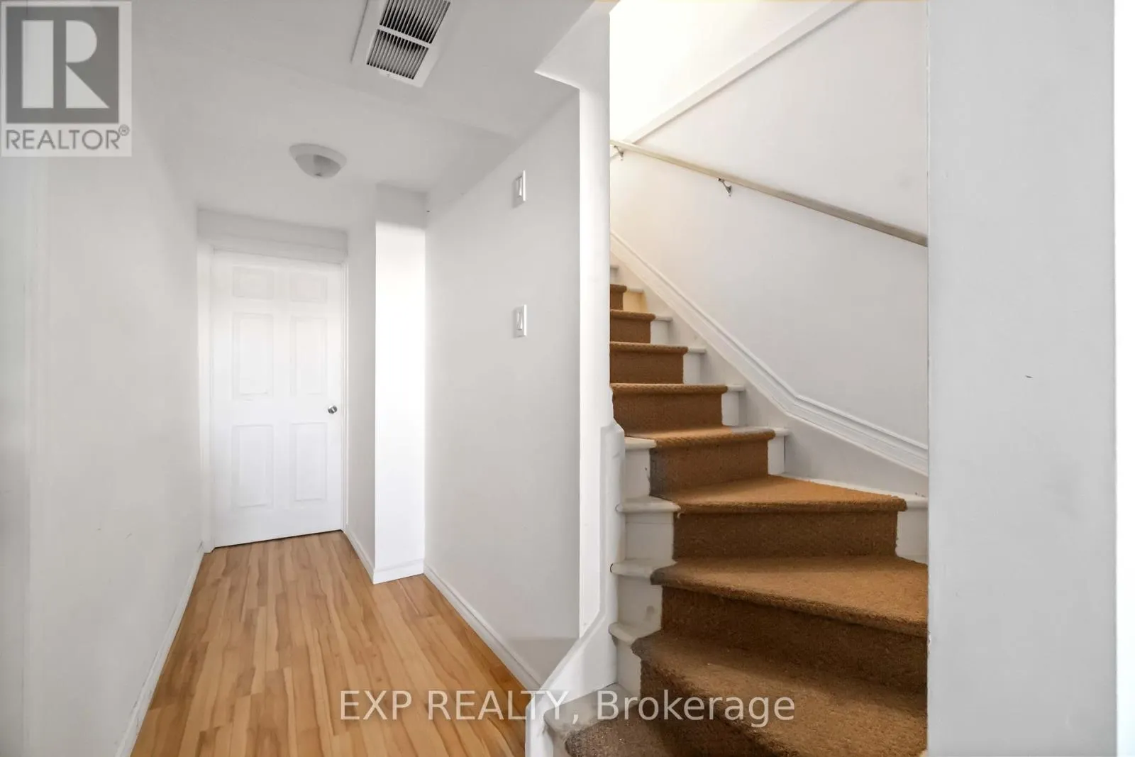 102 ASSELIN STREET S