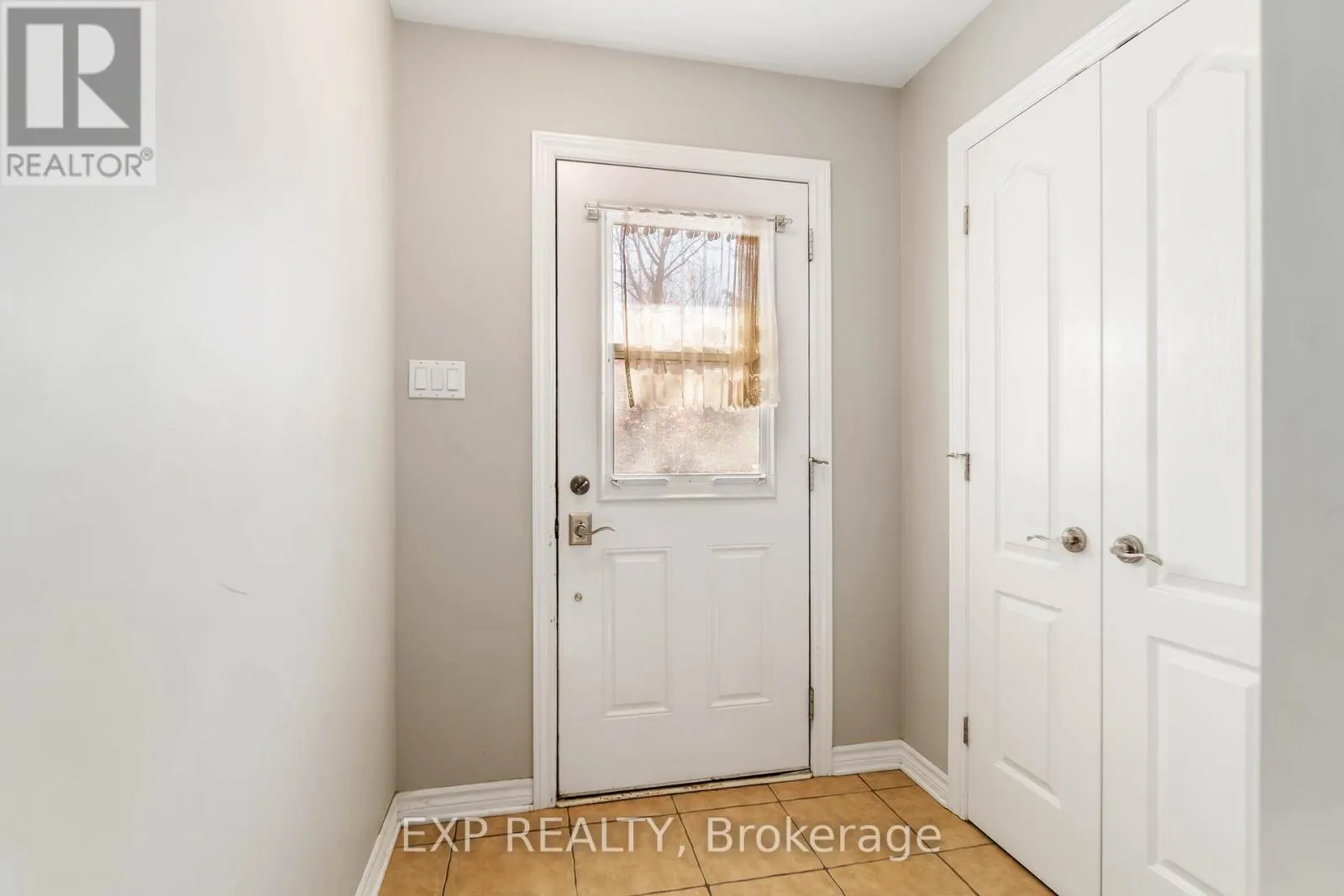 102 ASSELIN STREET S