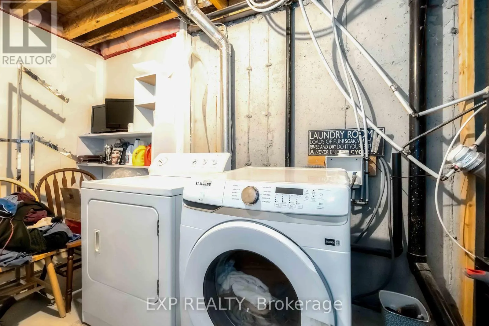 102 ASSELIN STREET S