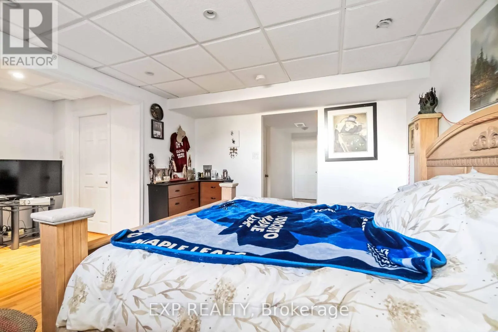 102 ASSELIN STREET S