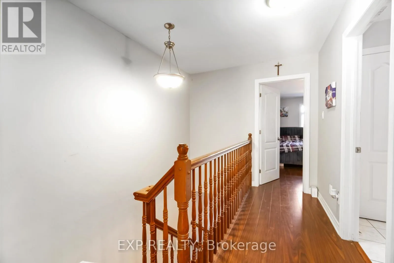 102 ASSELIN STREET S