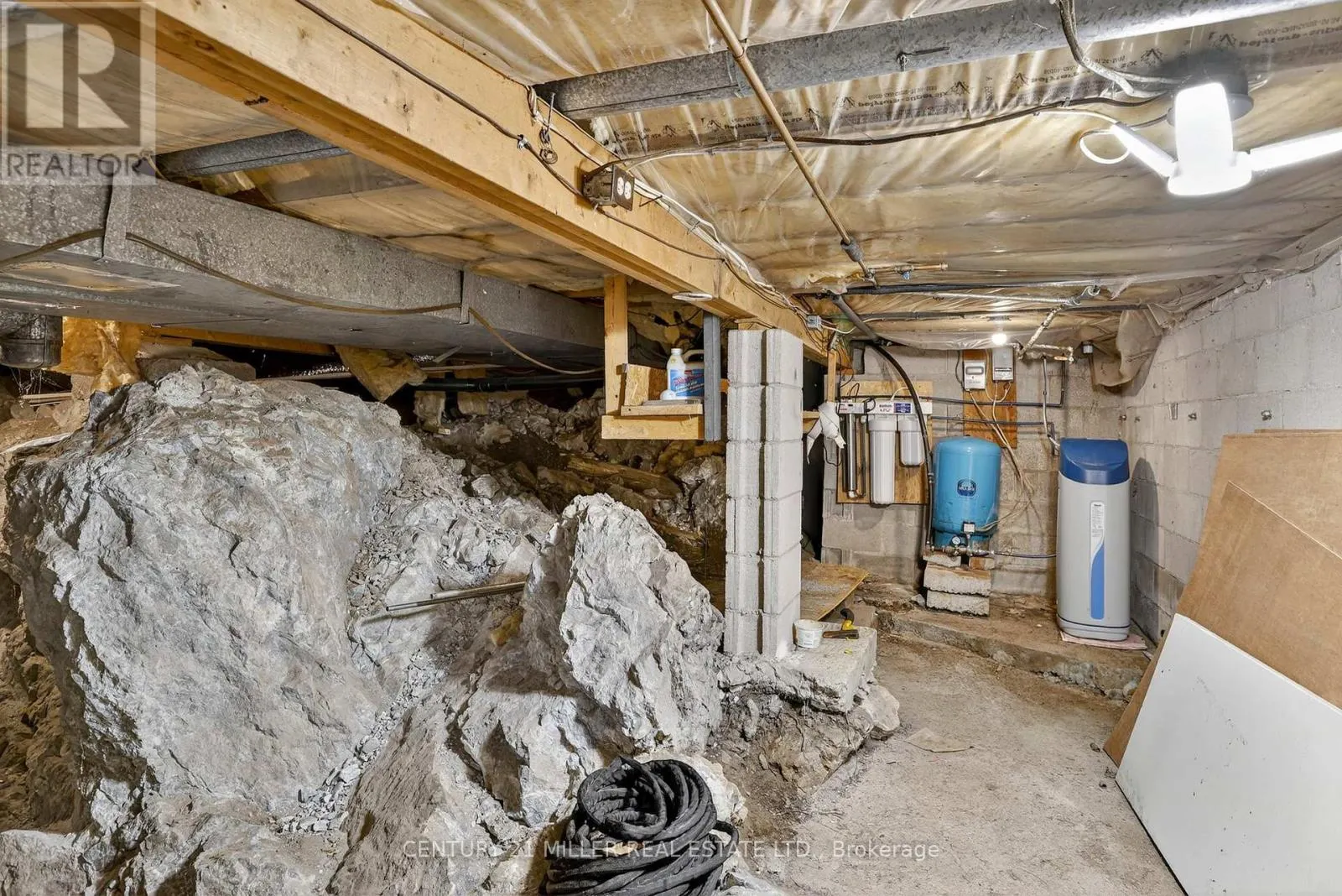 733 MARBLE POINT ROAD