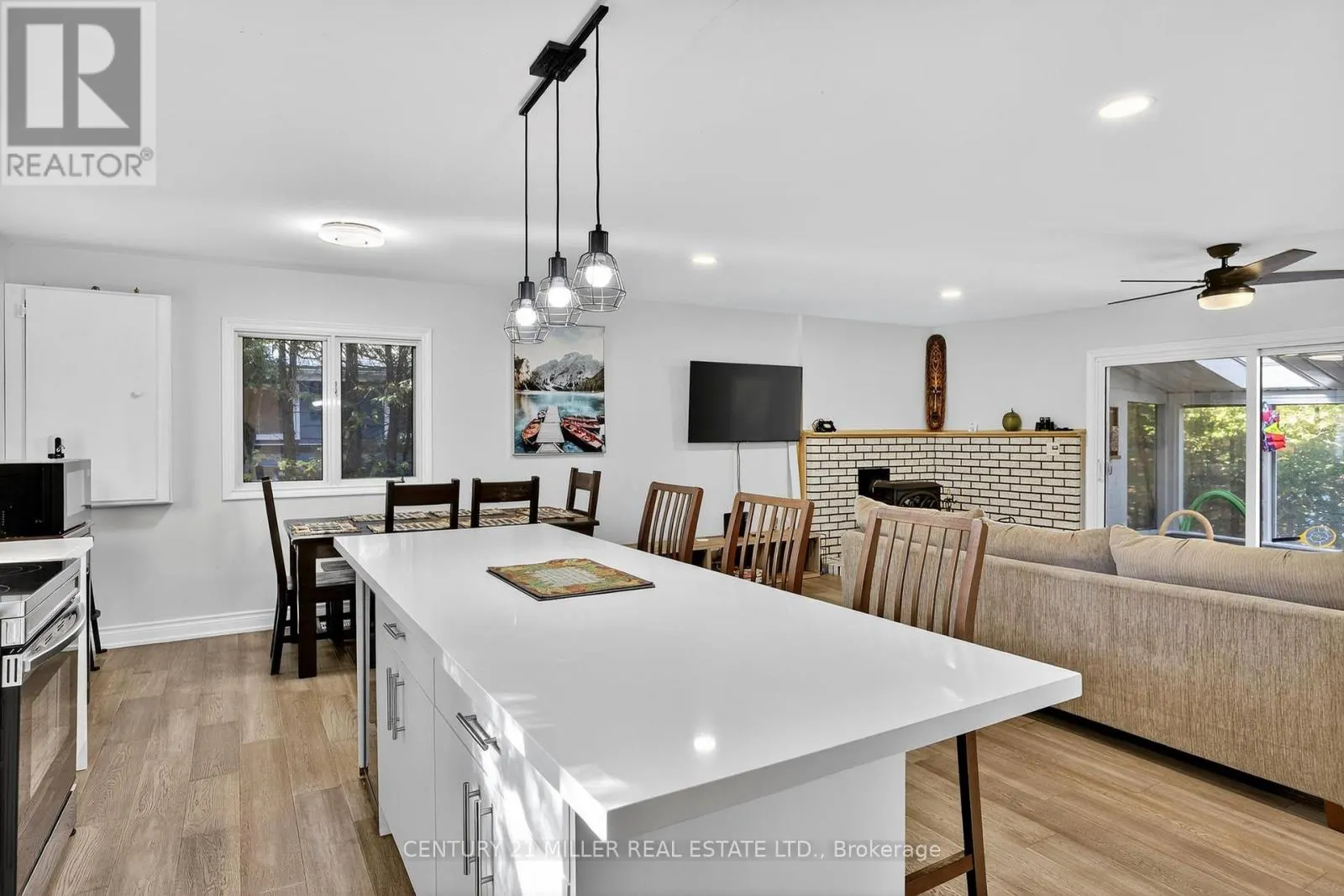 733 MARBLE POINT ROAD