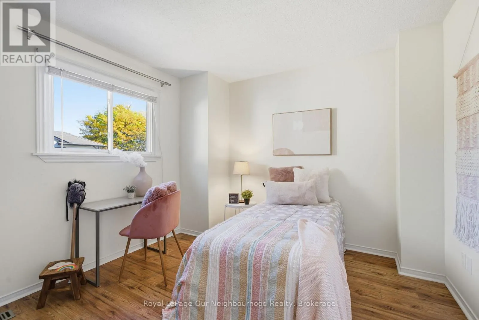 719 DAINTRY CRESCENT