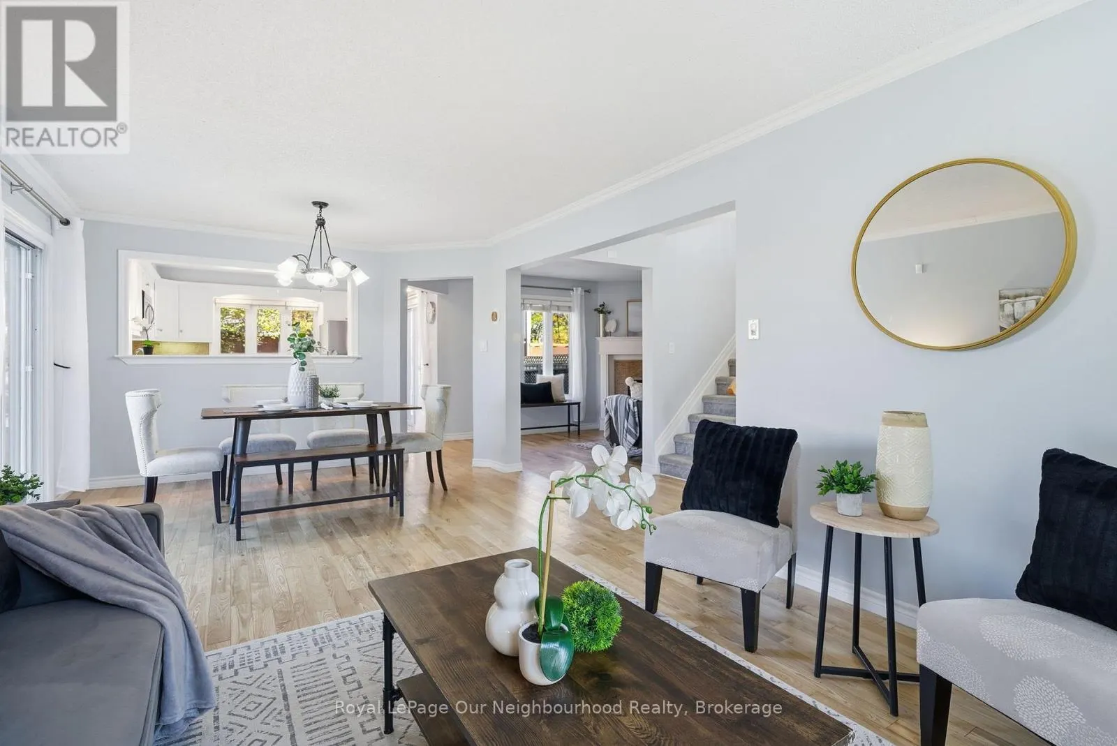 719 DAINTRY CRESCENT