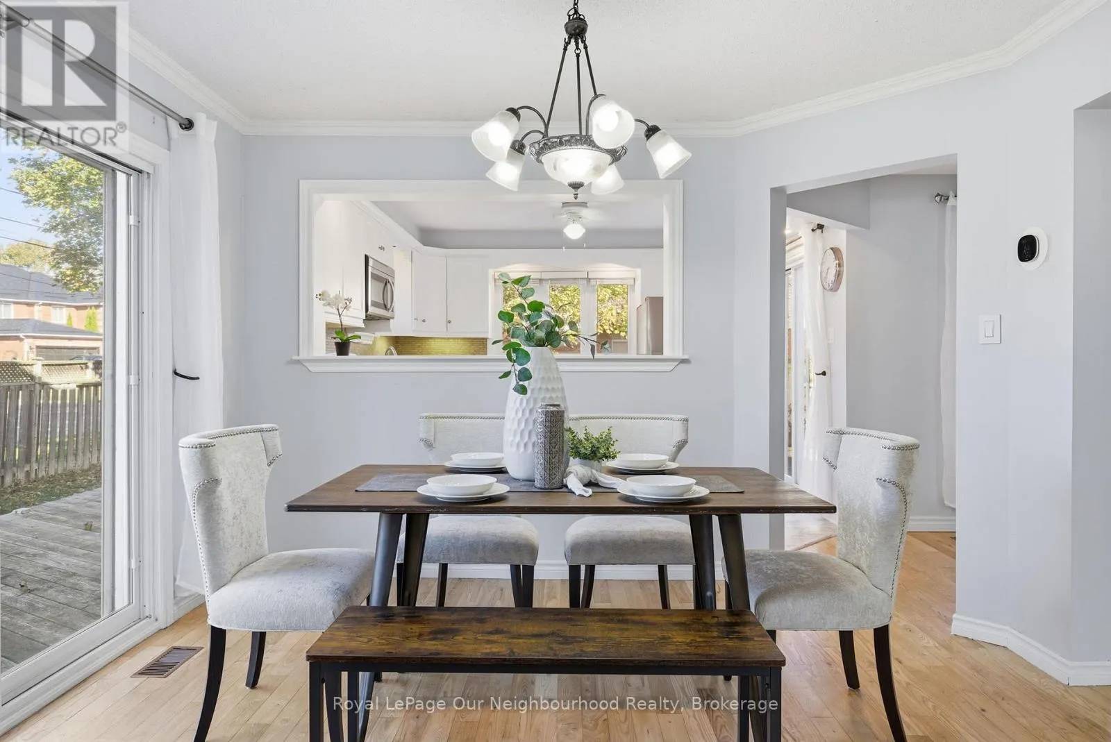 719 DAINTRY CRESCENT