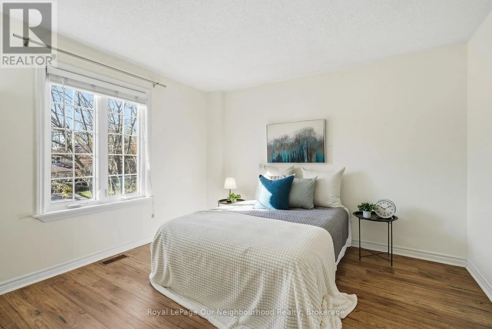 719 DAINTRY CRESCENT