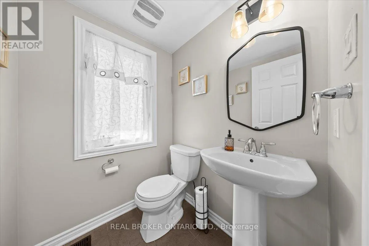 504 BROADLEAF STREET