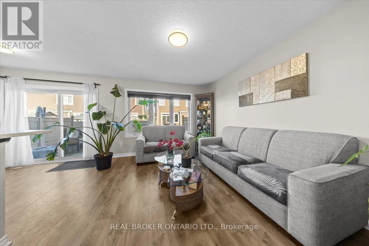 504 BROADLEAF STREET