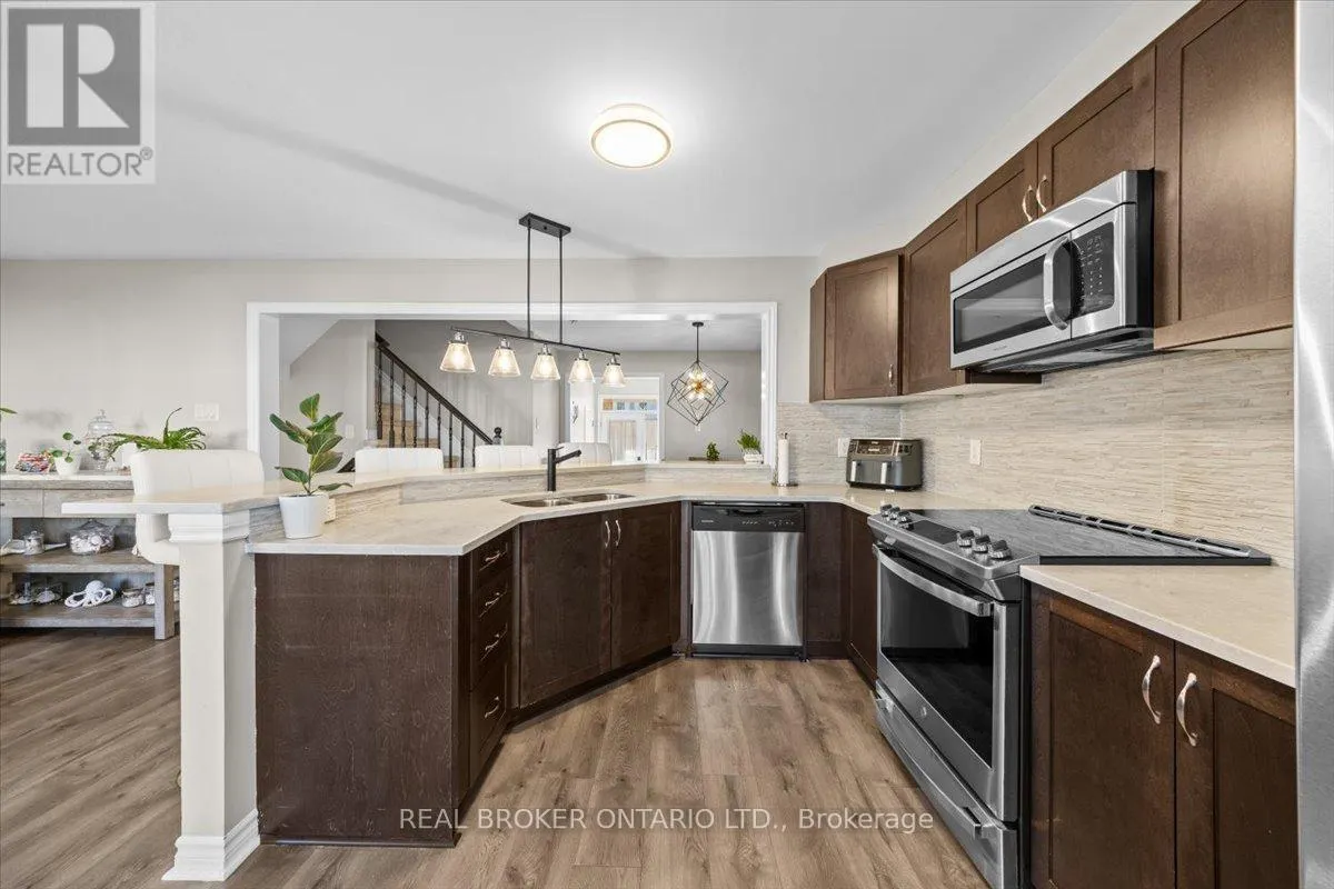 504 BROADLEAF STREET