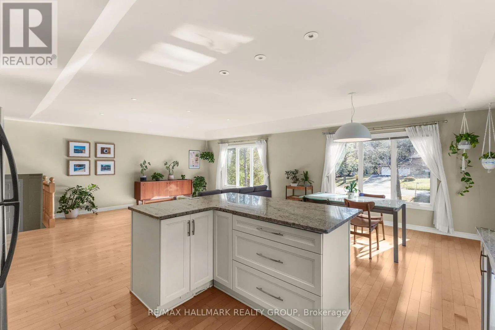 2605 PIERRETTE DRIVE