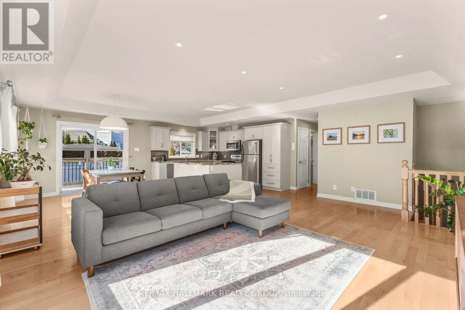 2605 PIERRETTE DRIVE