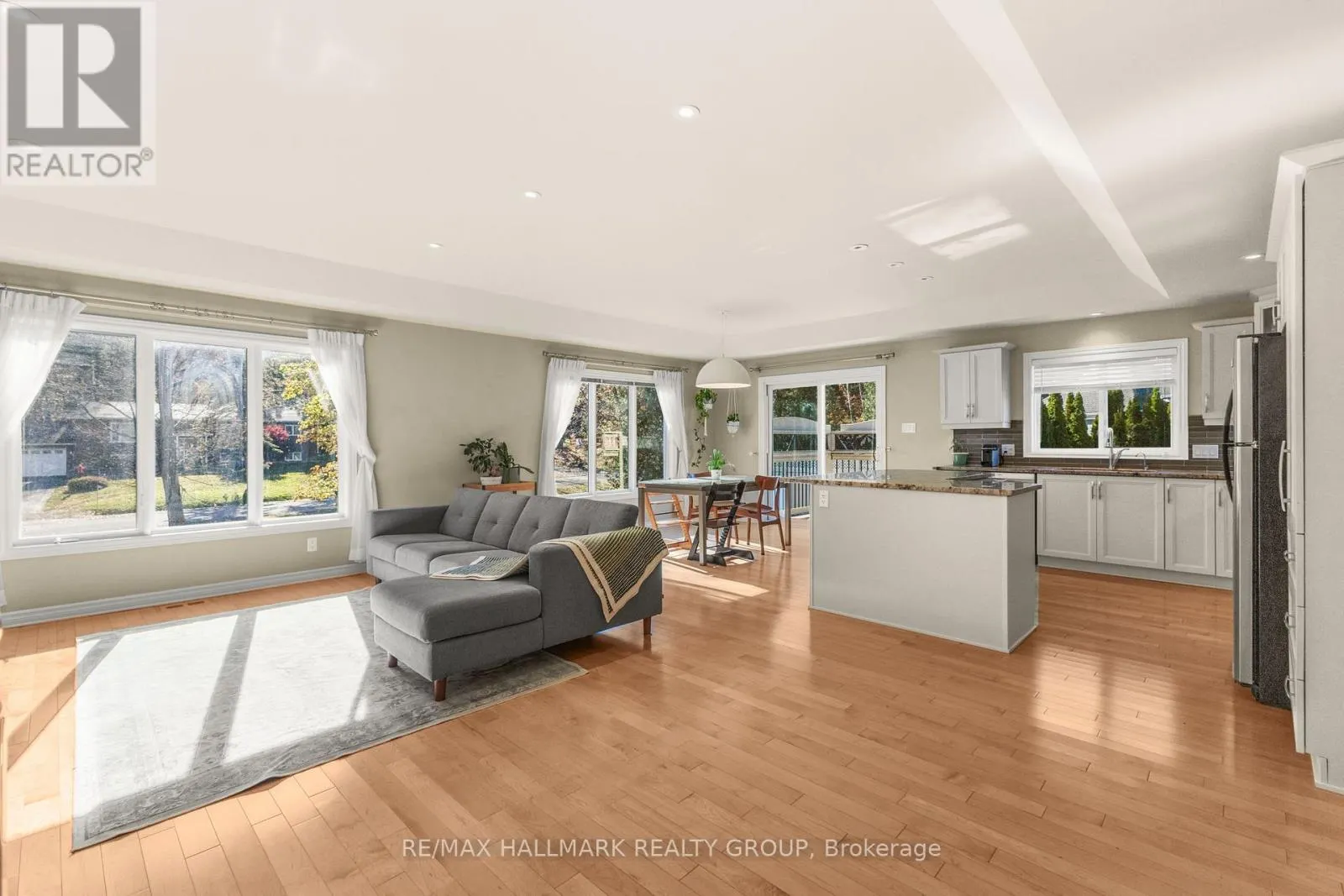 2605 PIERRETTE DRIVE