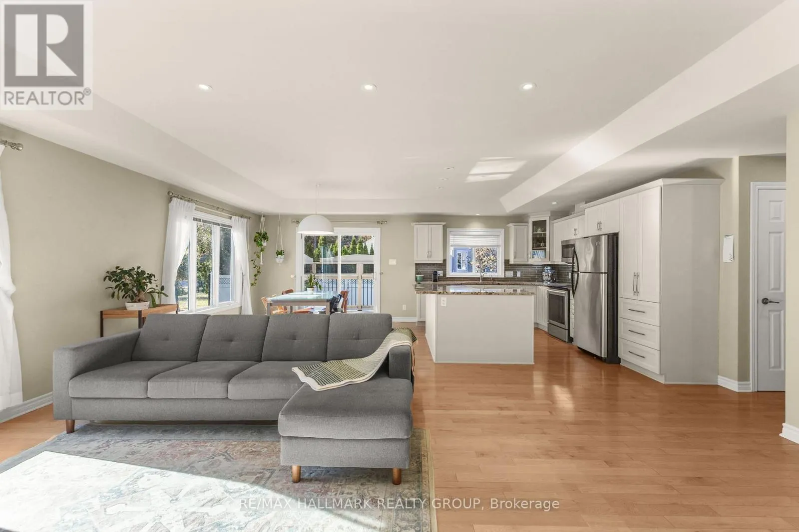 2605 PIERRETTE DRIVE