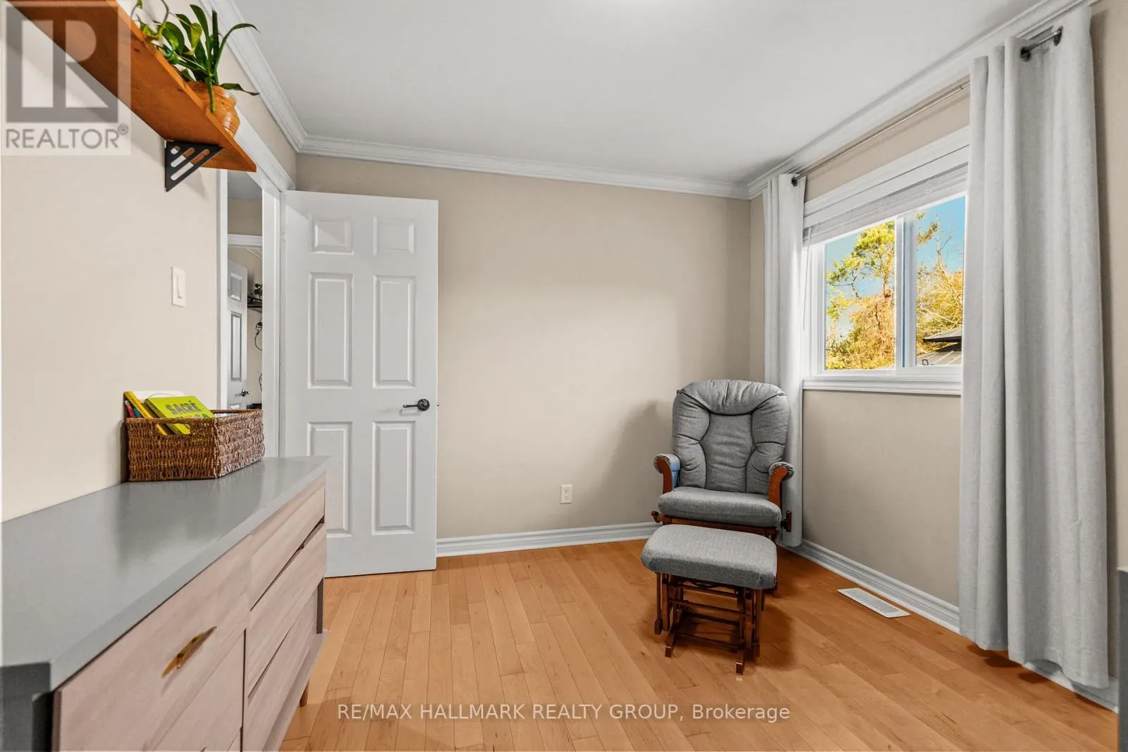 2605 PIERRETTE DRIVE